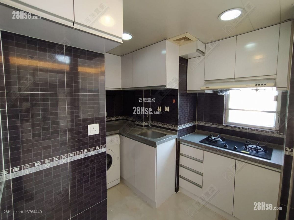 Mei Foo Sun Chuen Sell 4 Bedrooms 584 ft²