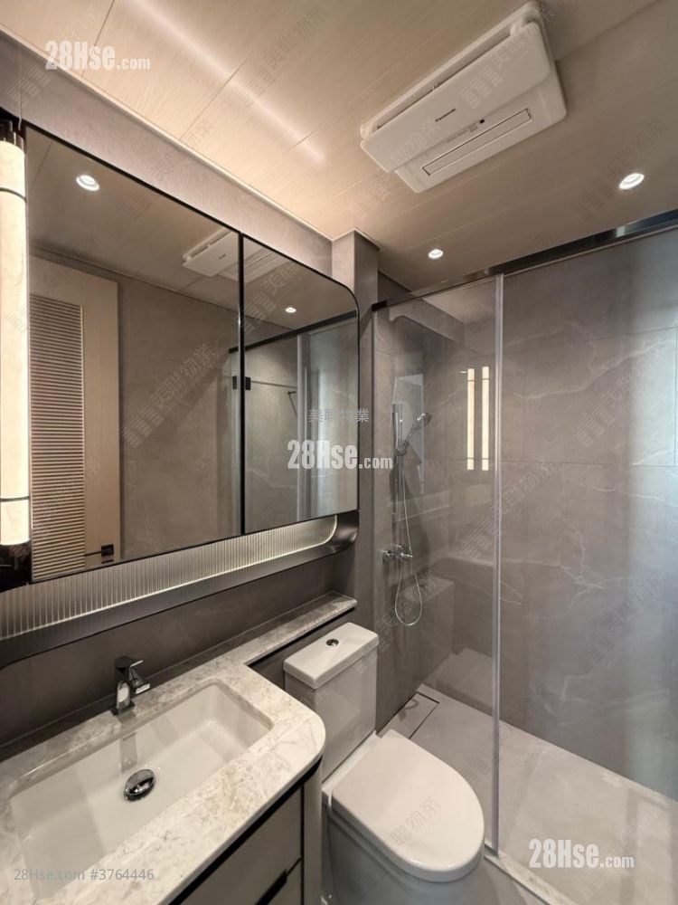 Seasons Place Sell 2 Bedrooms , 1 Bathroom 447 ft²