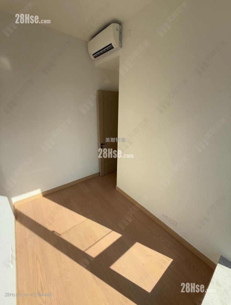 Seasons Place Sell 2 Bedrooms , 1 Bathroom 447 ft²