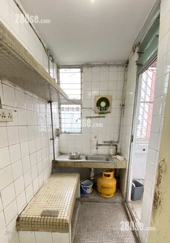 天平村 售盘 2 房 348 平方尺