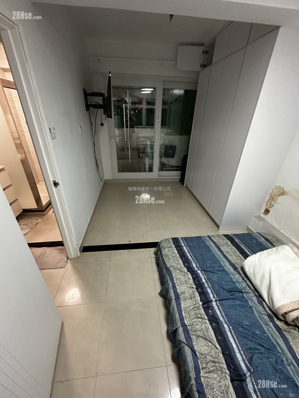 Prat Mansions Rental 1 Bedroom , 1 Bathroom 401 ft²