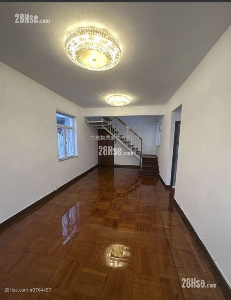 Elegance House Sell 4 Bedrooms , 3 Bathrooms 956 ft²