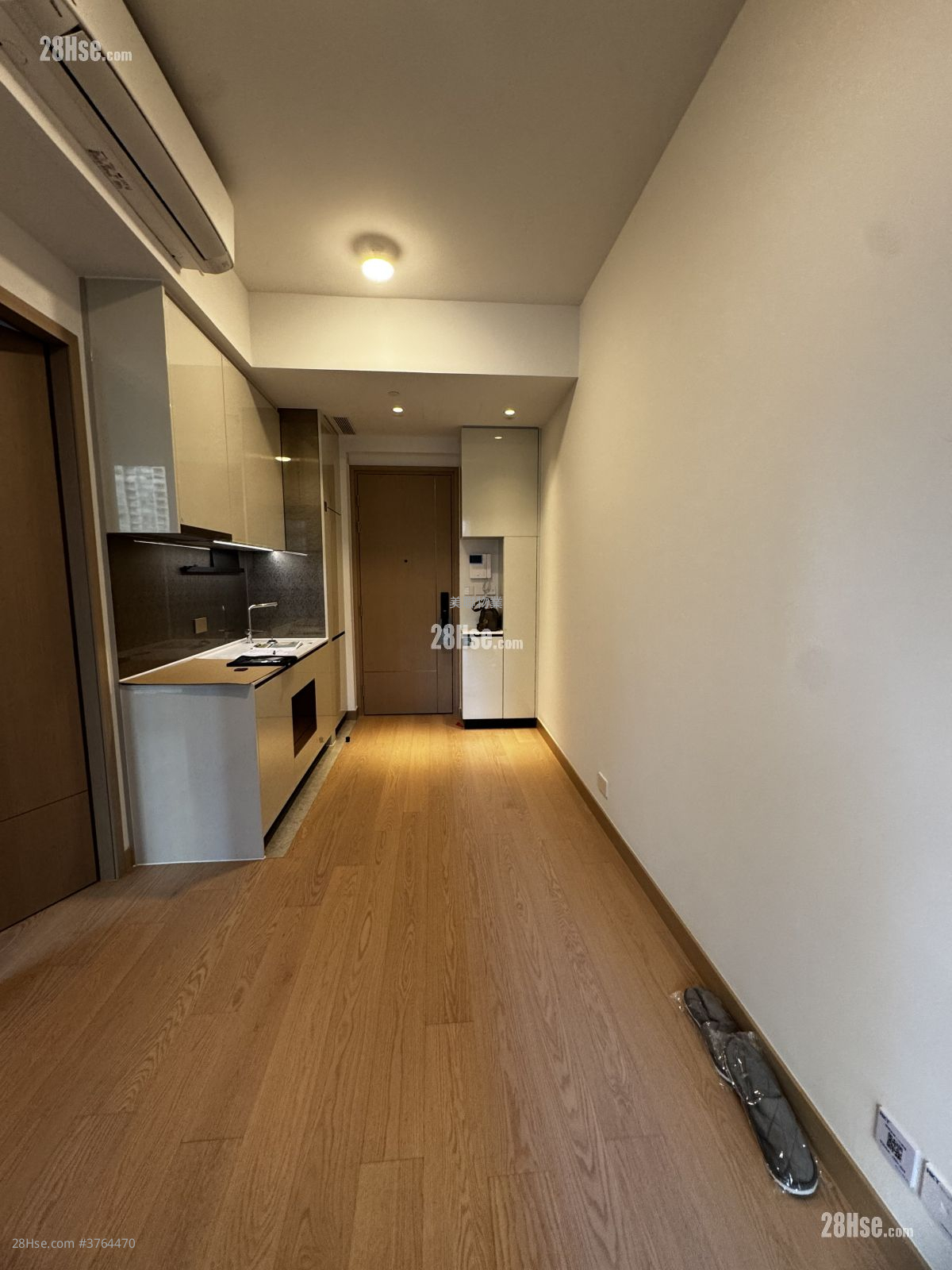 Seasons Place 售盘 1 房 , 1 浴室 323 平方尺