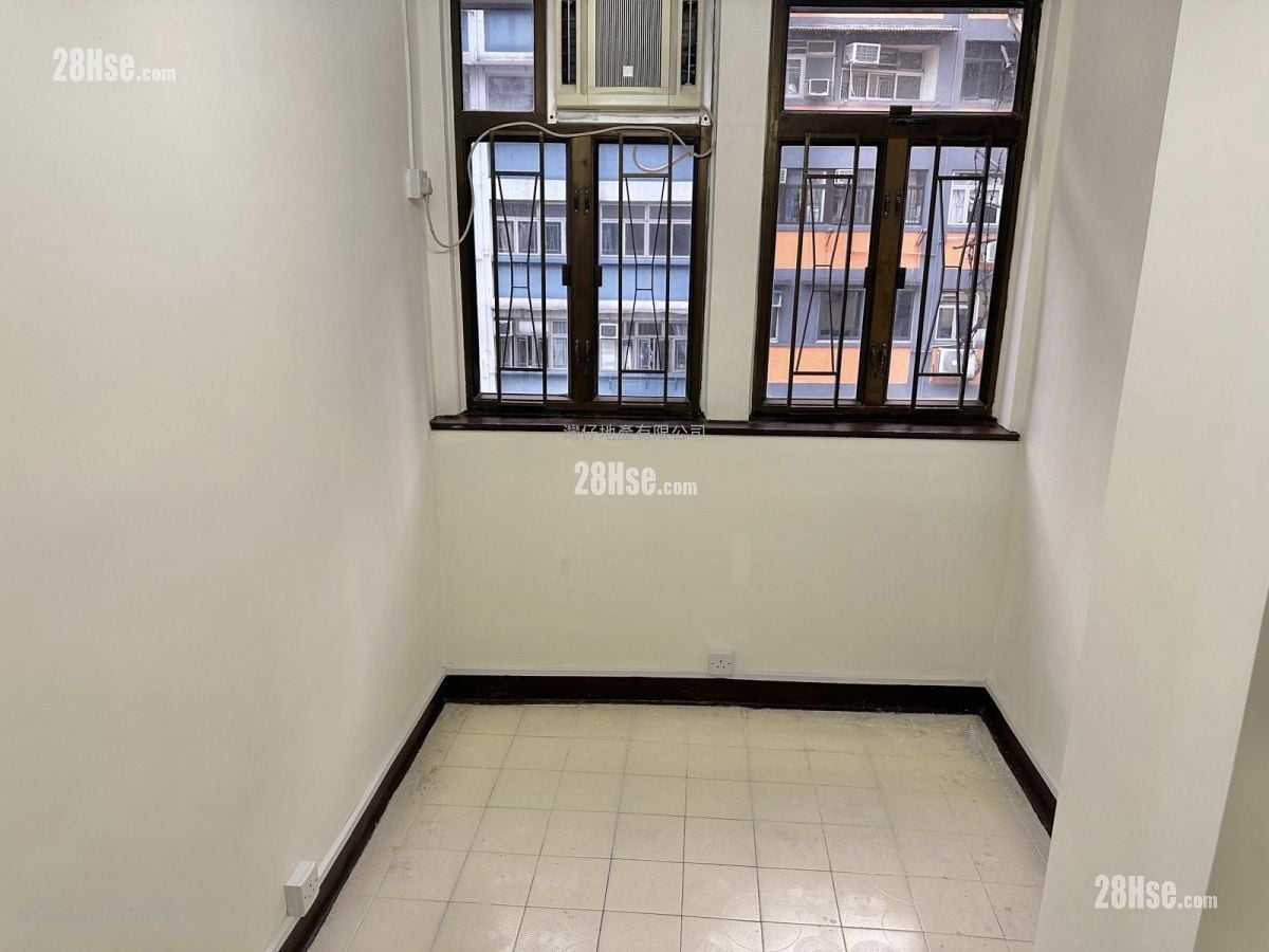 Lai Shan Mansion Sell 2 Bedrooms , 1 Bathroom 320 ft²