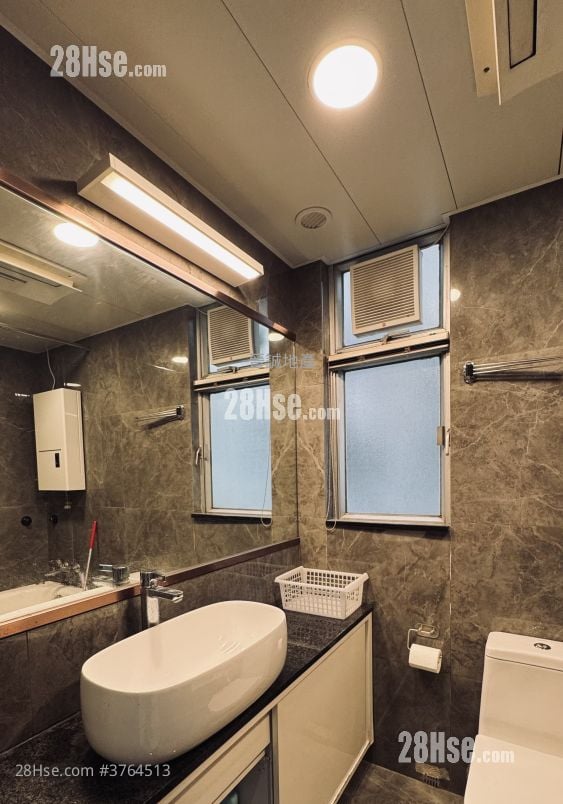 Hong Kong Garden Sell 2 Bedrooms , 2 Bathrooms 792 ft²