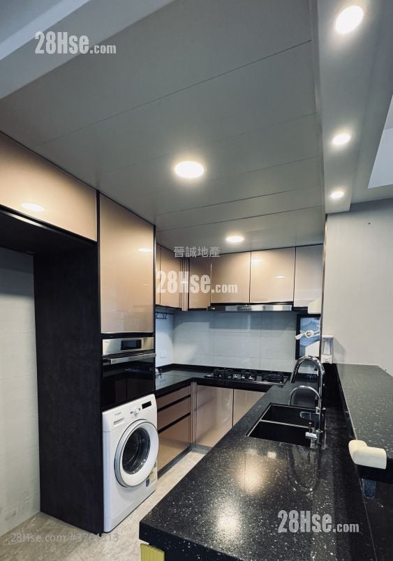 Hong Kong Garden Sell 2 Bedrooms , 2 Bathrooms 792 ft²