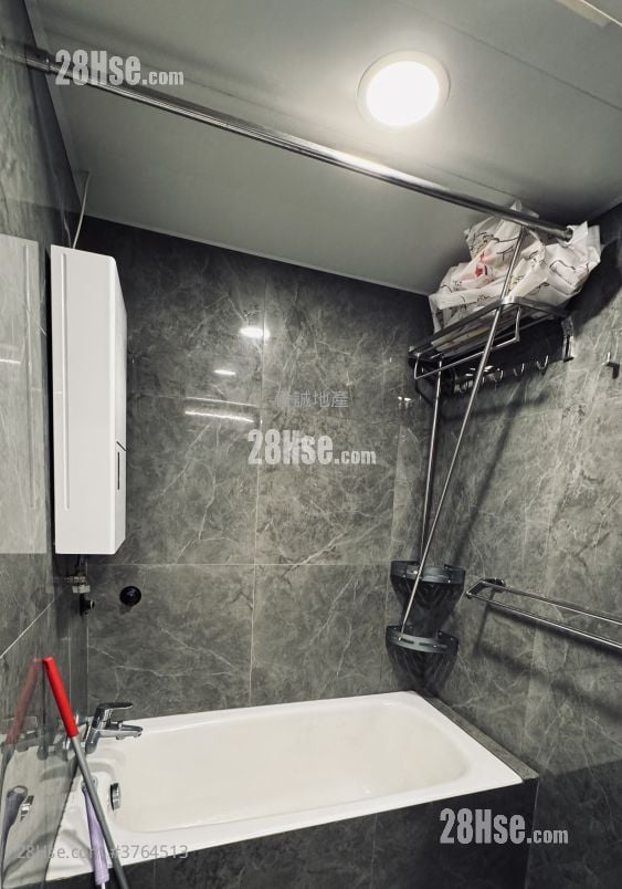 Hong Kong Garden Sell 2 Bedrooms , 2 Bathrooms 792 ft²