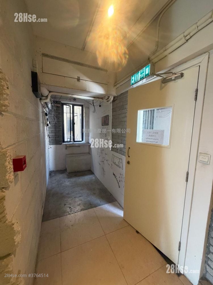 Alhambra Building Sell 734 ft²