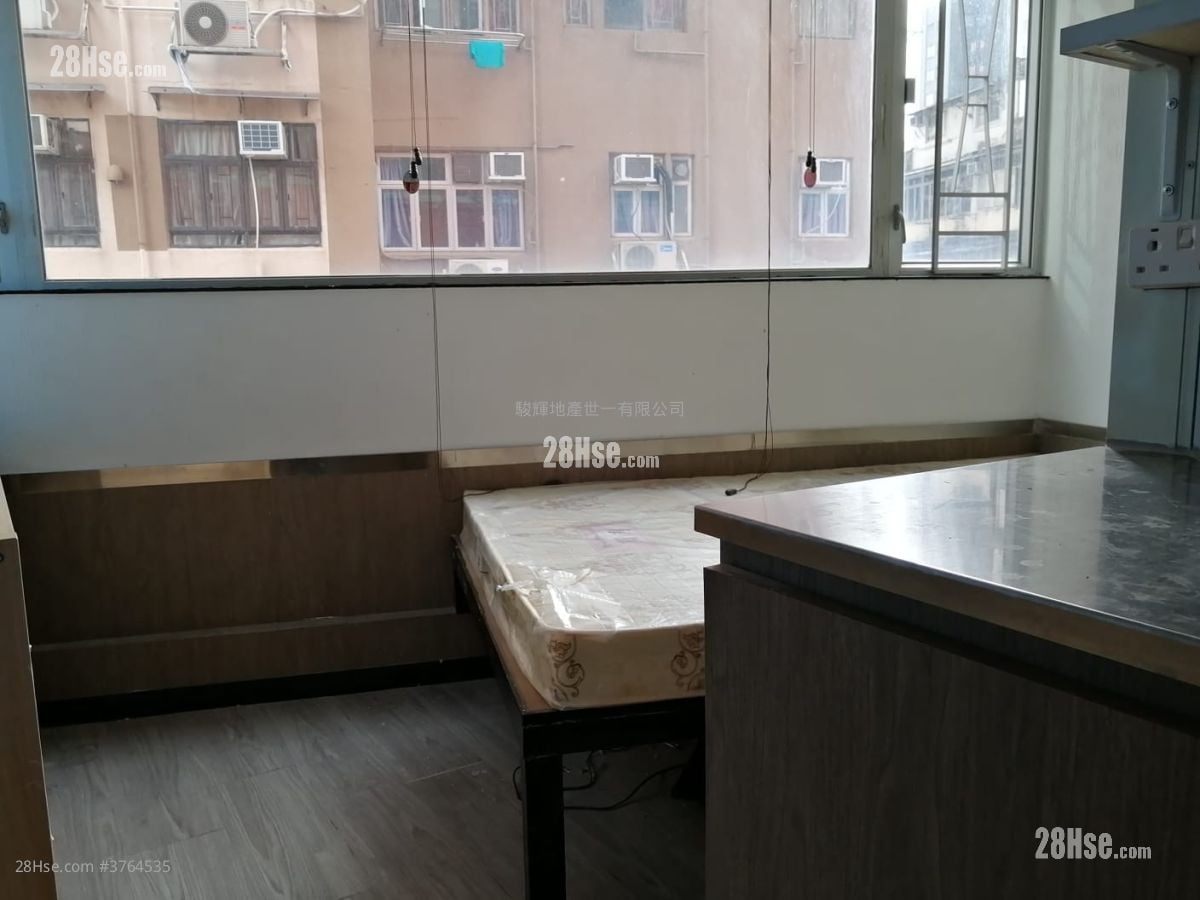 Alhambra Building Sell 5+ Bedrooms , 5+ Bathrooms 1,107 ft²