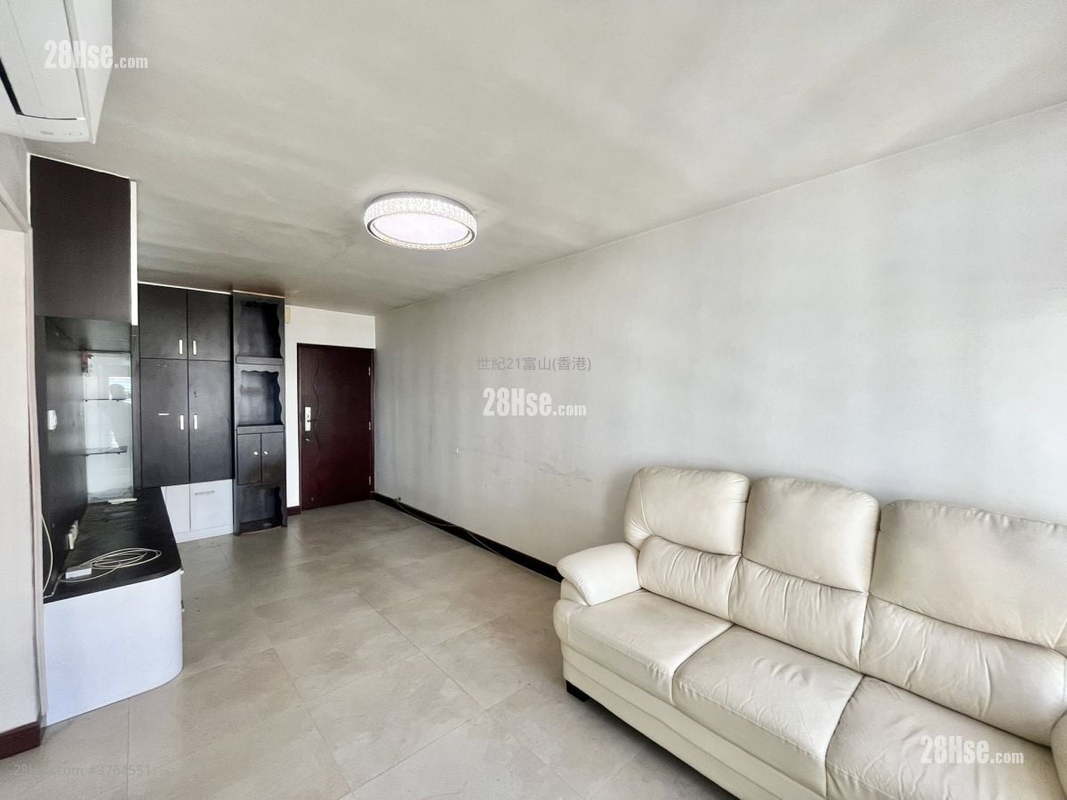 Fung Chuen Court Sell 3 Bedrooms , 1 Bathroom 598 ft²