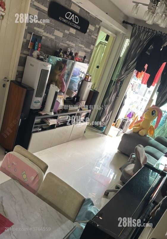 Central Park Towers Sell 2 Bedrooms , 1 Bathroom 510 ft²