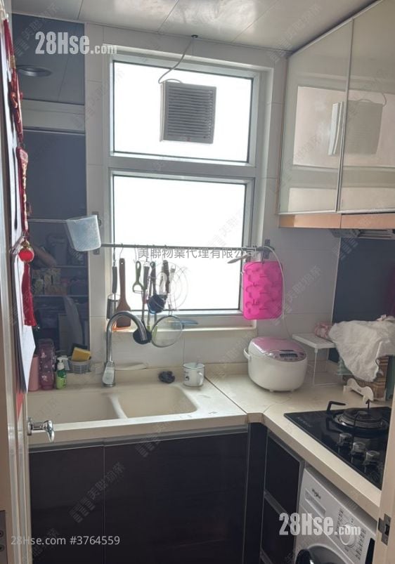 Central Park Towers Sell 2 Bedrooms , 1 Bathroom 510 ft²