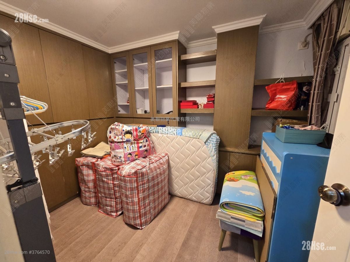 美孚新邨 售盘 3 房 , 2 浴室 793 平方尺