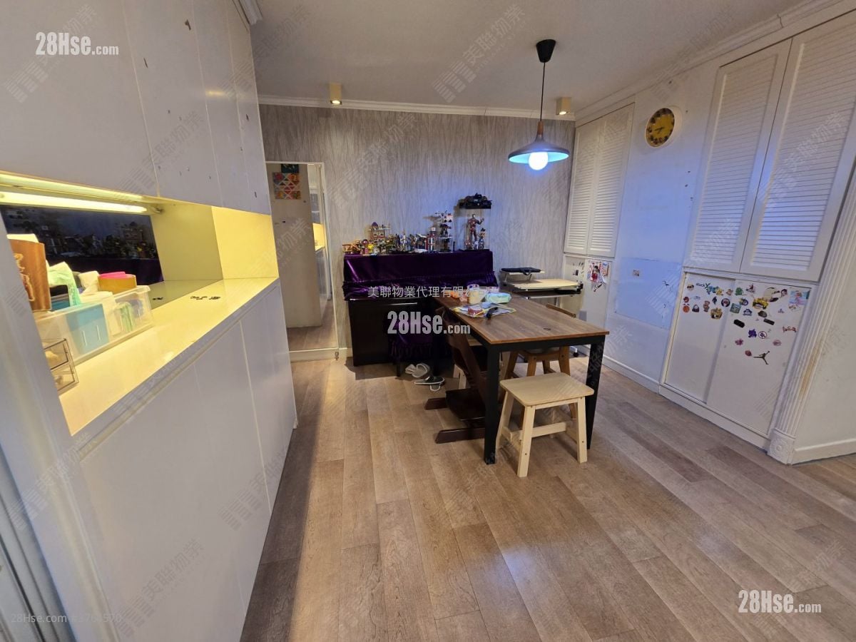 美孚新邨 售盘 3 房 , 2 浴室 793 平方尺