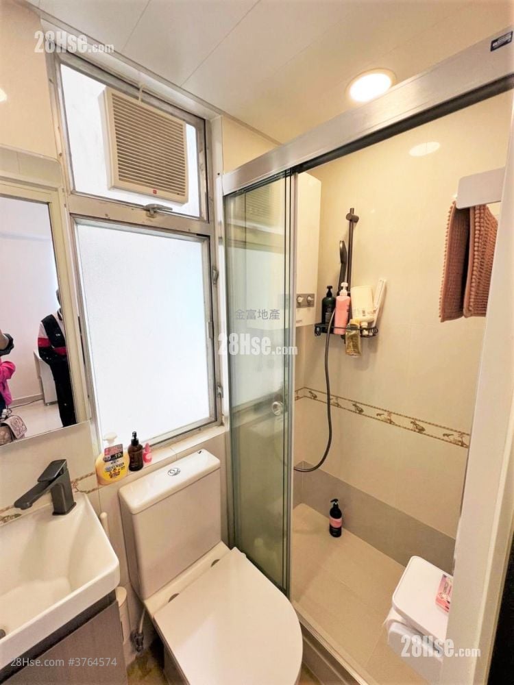 Winner Centre Sell 260 ft²