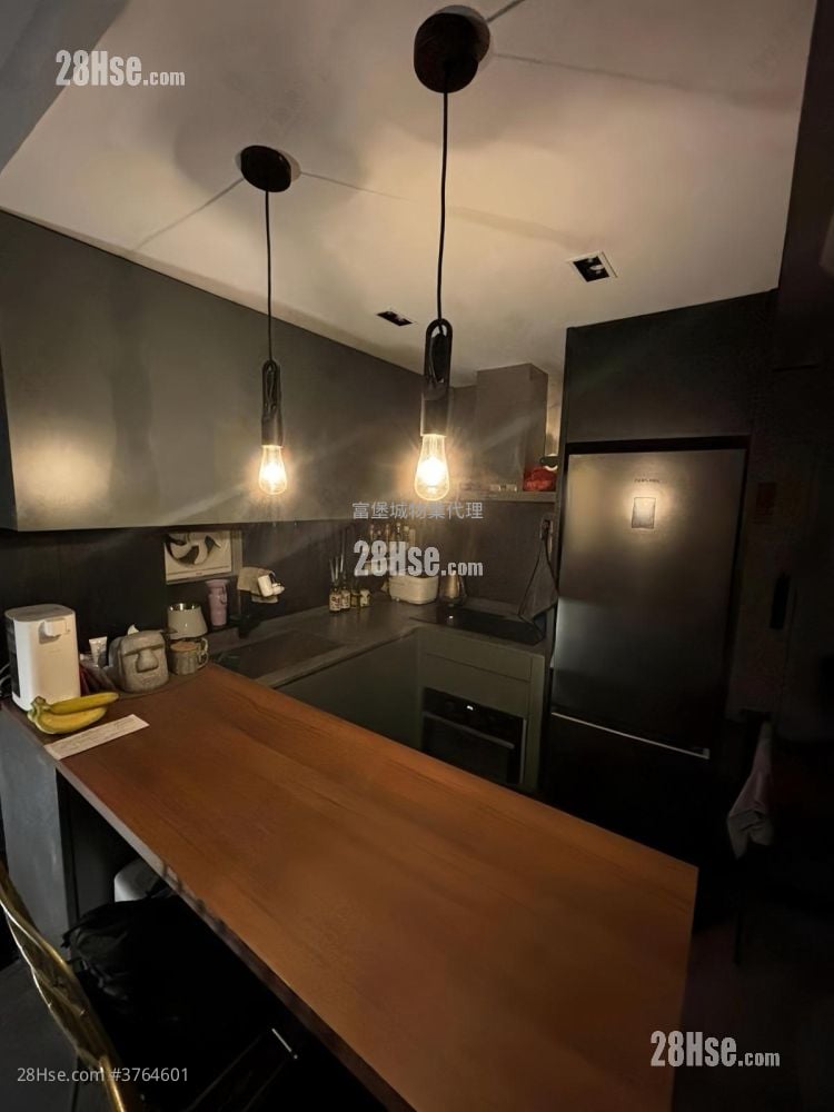 Choi Wo Court Sell 2 Bedrooms , 1 Bathroom 401 ft²