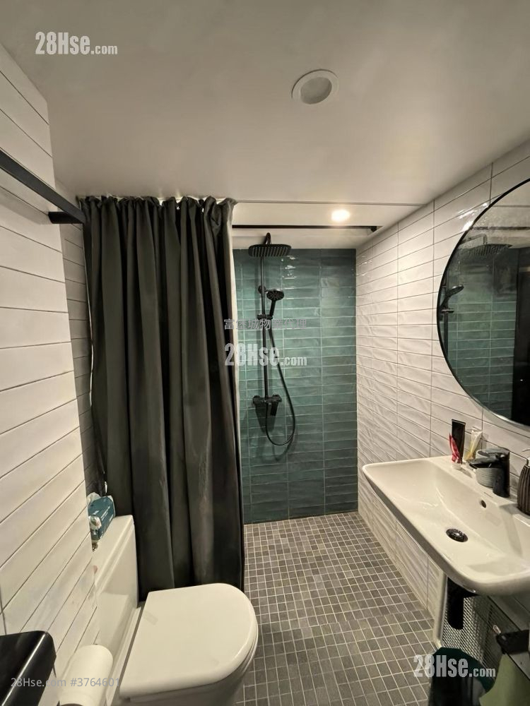 Choi Wo Court Sell 2 Bedrooms , 1 Bathroom 401 ft²