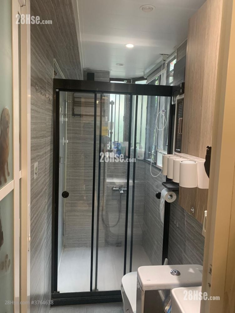 Gracious Mansion Sell 1 Bedroom , 1 Bathroom 216 ft²