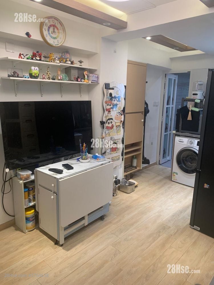 Gracious Mansion Sell 1 Bedroom , 1 Bathroom 216 ft²