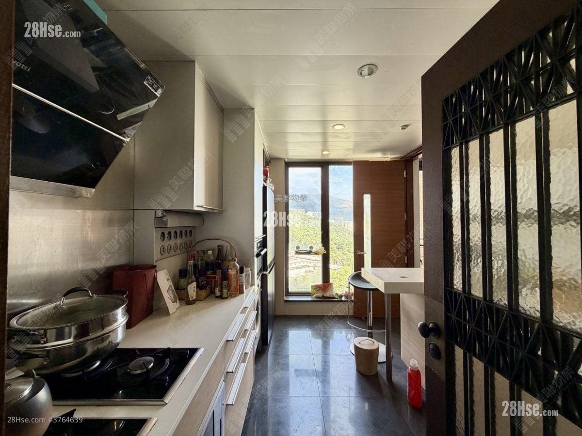 The Westminster Terrace Sell 4 Bedrooms , 5+ Bathrooms 2,413 ft²