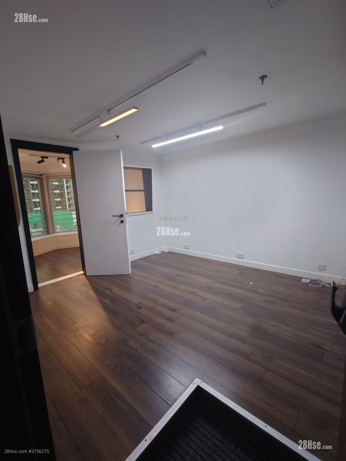 啟正中心 售盤 1 房 , 1 廁所 306 平方呎