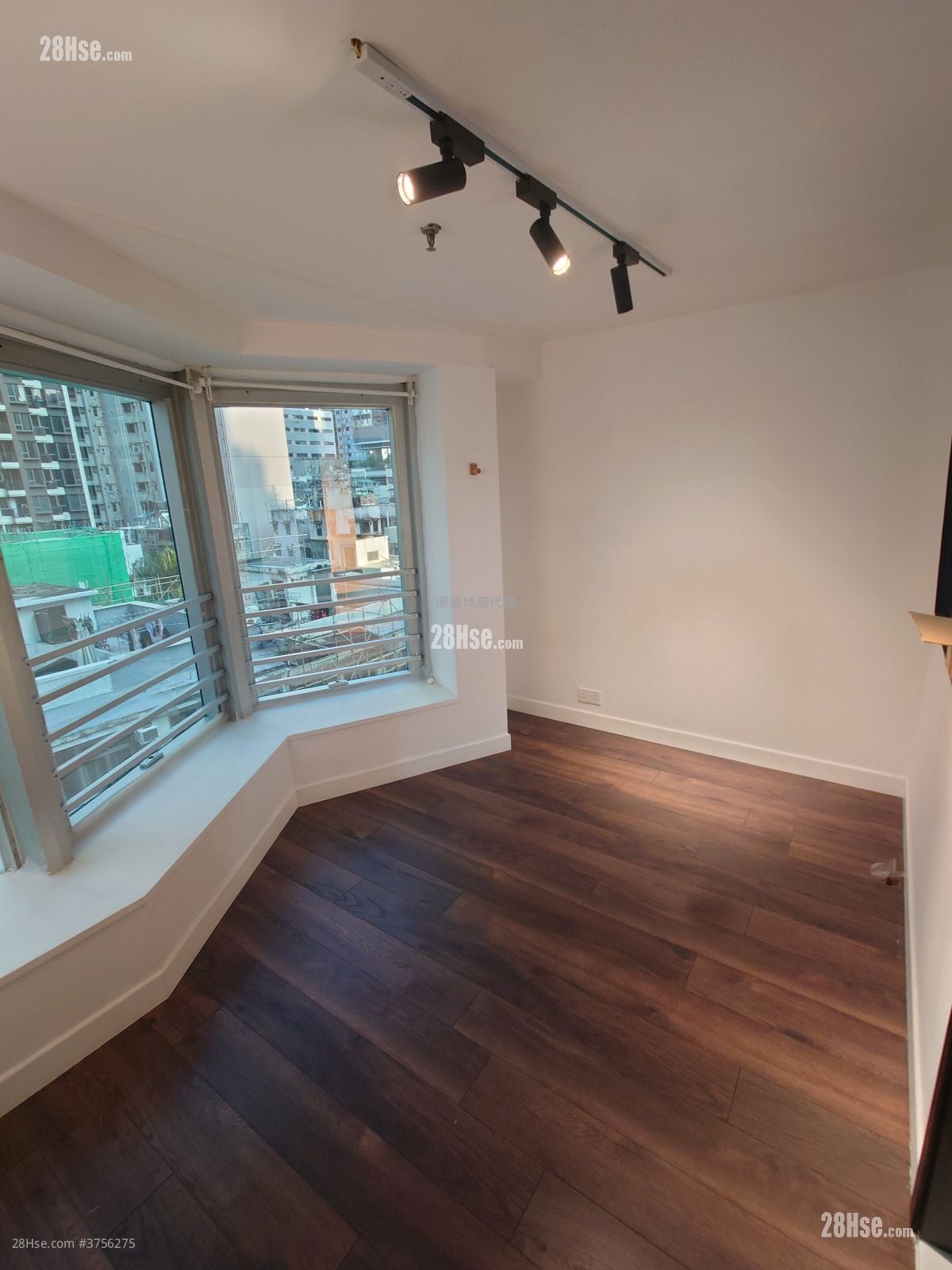 啟正中心 售盤 1 房 , 1 廁所 306 平方呎