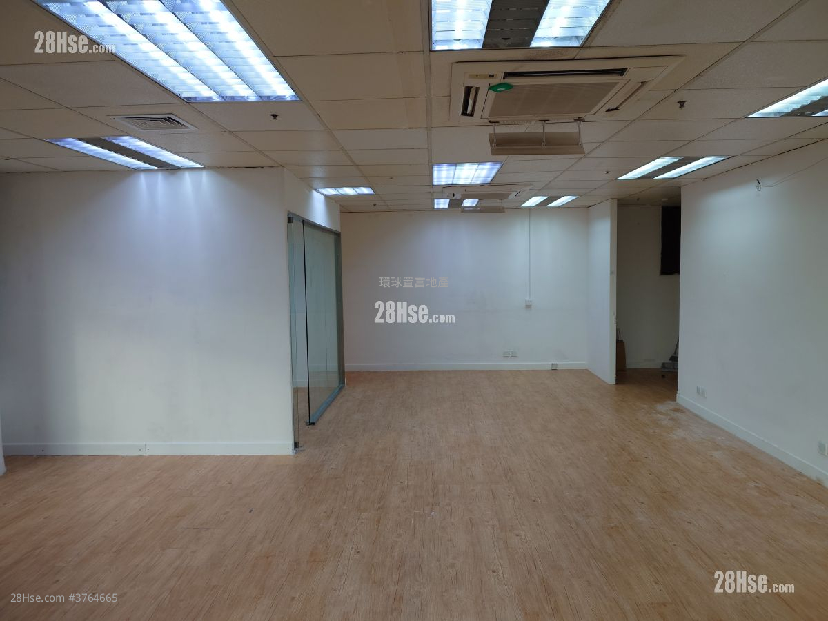 Lemmi Centre Rental 726 ft²