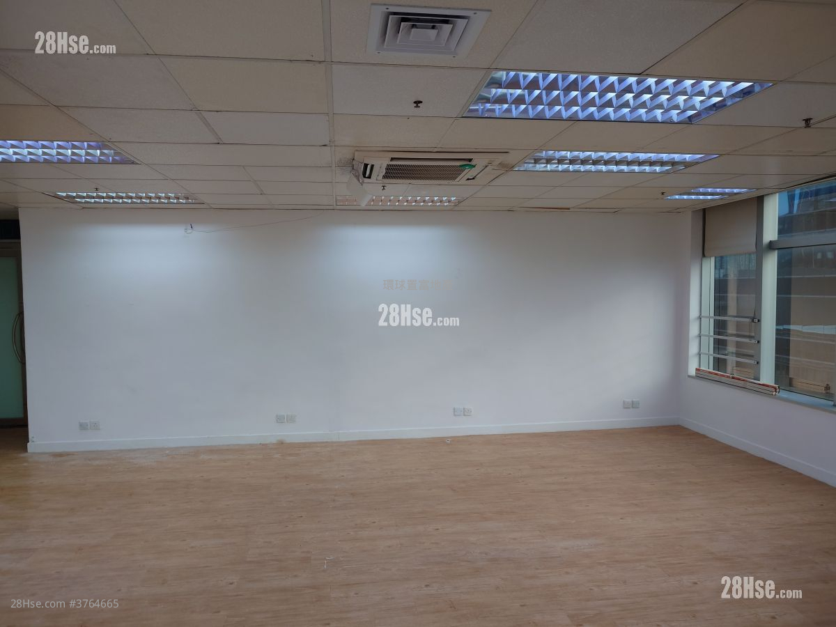 Lemmi Centre Rental 726 ft²