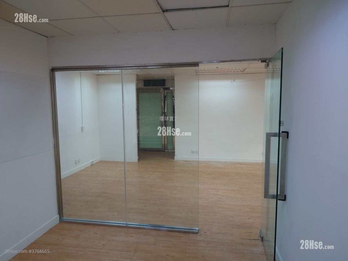 Lemmi Centre Rental 726 ft²