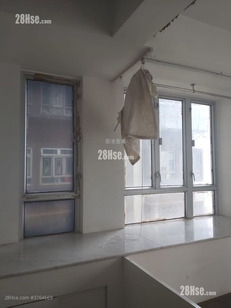 Tak Bo Garden Sell 1 Bathroom 282 ft²