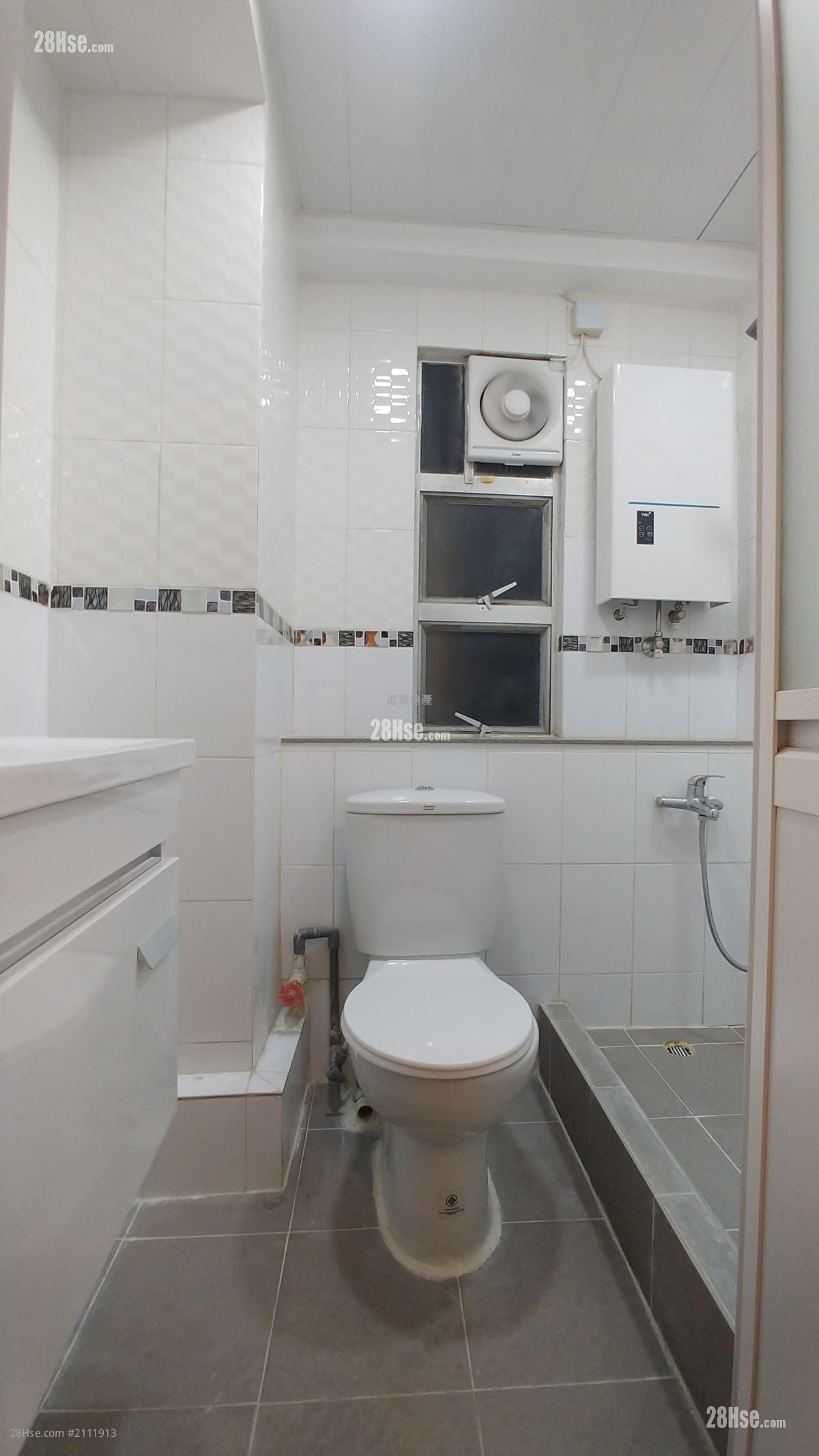 Chuen Fai Centre Sell Studio , 1 Bathroom 295 ft²