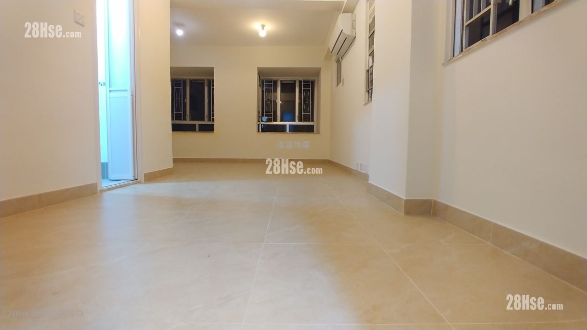 Chuen Fai Centre Sell Studio , 1 Bathroom 295 ft²