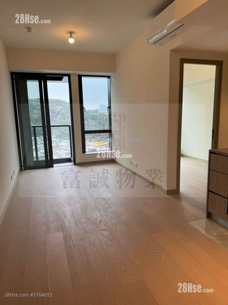 蔚蓝东岸 售盘 2 房 , 1 浴室 455 平方尺