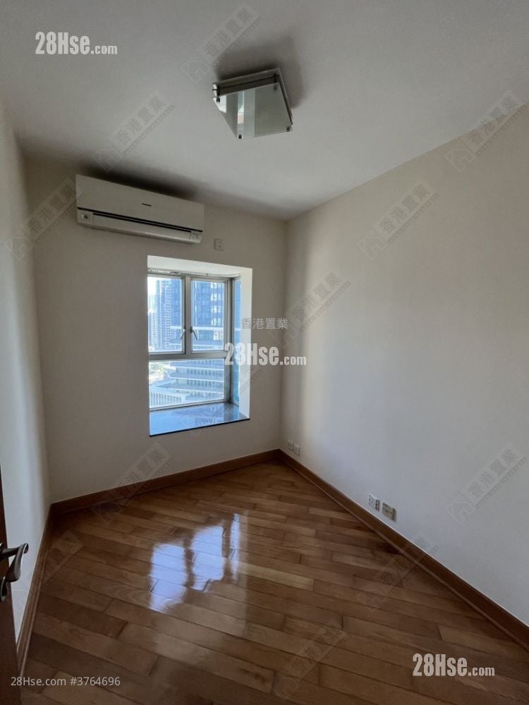 Park Central Sell 3 Bedrooms , 2 Bathrooms 684 ft²