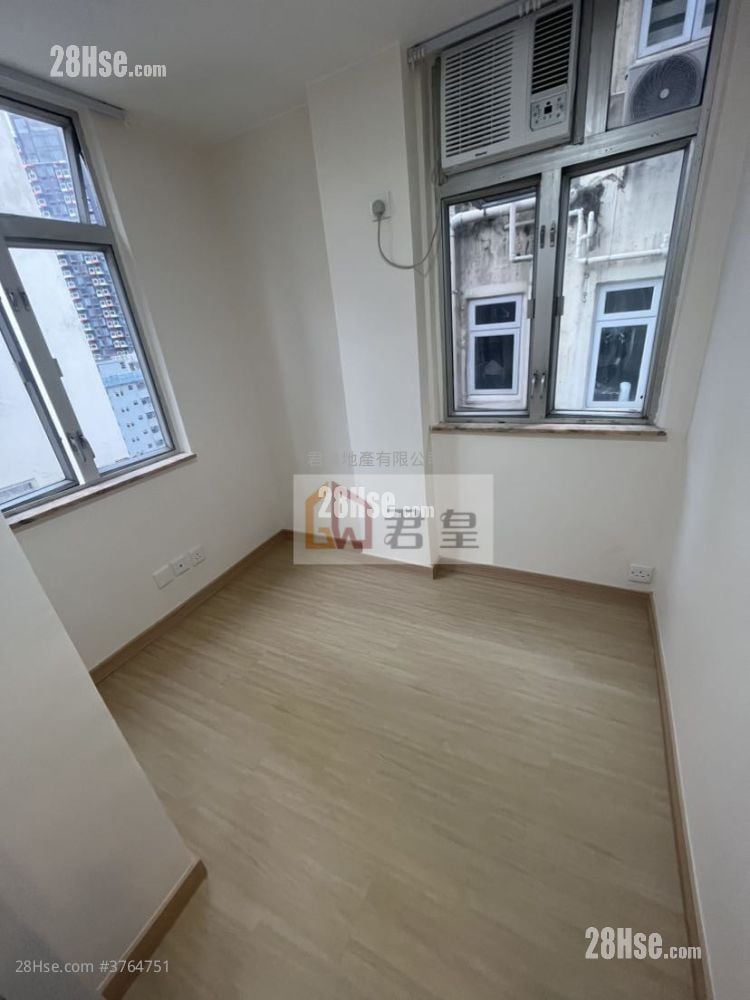 英皇道51-53号 售盘 1 房 , 1 浴室 330 平方尺