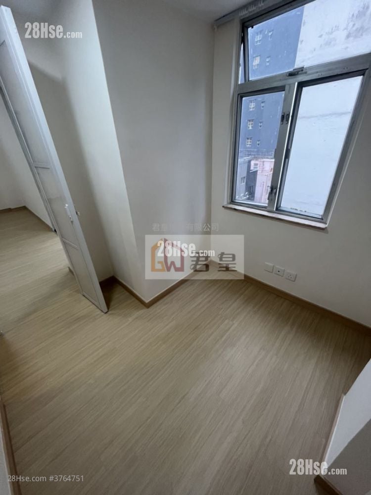 英皇道51-53号 售盘 1 房 , 1 浴室 330 平方尺