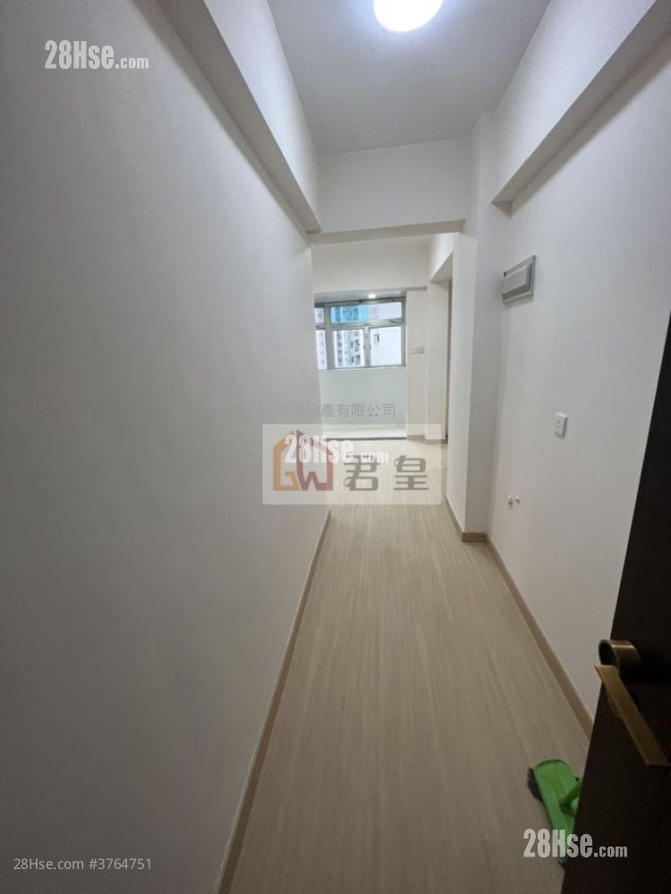 英皇道51-53号 售盘 1 房 , 1 浴室 330 平方尺