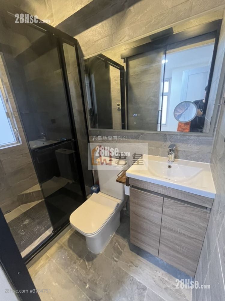 英皇道51-53号 售盘 1 房 , 1 浴室 330 平方尺