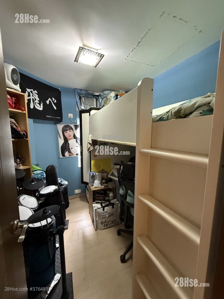 Whampoa Garden Sell 4 Bedrooms , 2 Bathrooms 777 ft²