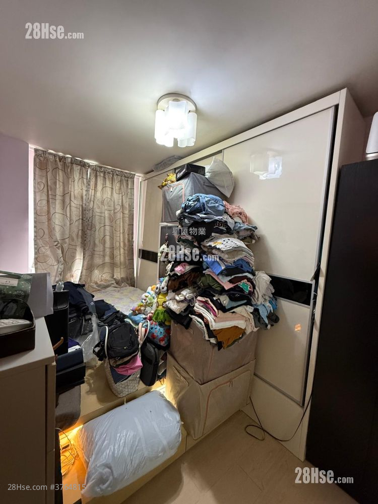 Whampoa Garden Sell 4 Bedrooms , 2 Bathrooms 777 ft²