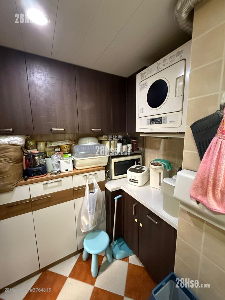 Whampoa Garden Sell 4 Bedrooms , 2 Bathrooms 777 ft²