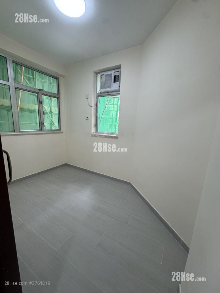 Luna Court Sell 2 Bedrooms , 1 Bathroom 447 ft²