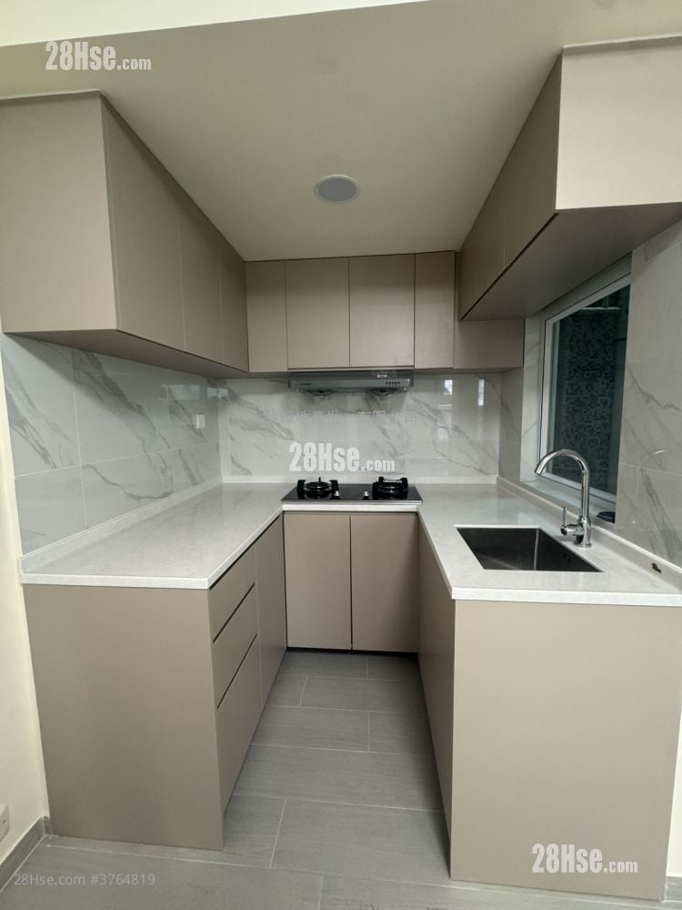 Luna Court Sell 2 Bedrooms , 1 Bathroom 447 ft²