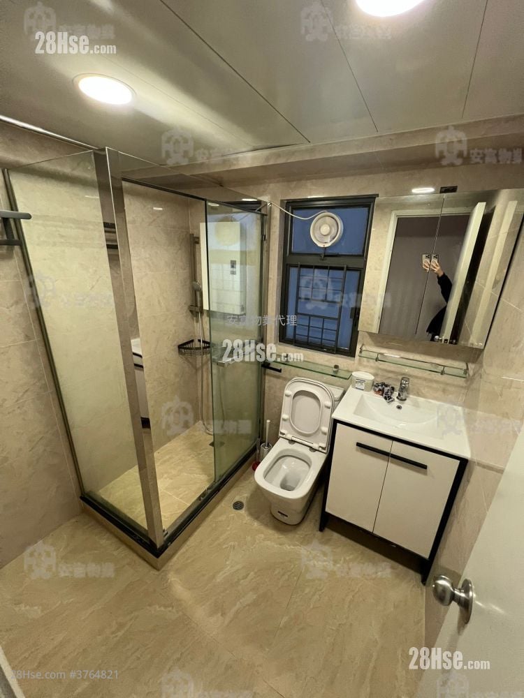 Lagoon Court Rental 3 Bedrooms , 1 Bathroom 598 ft²