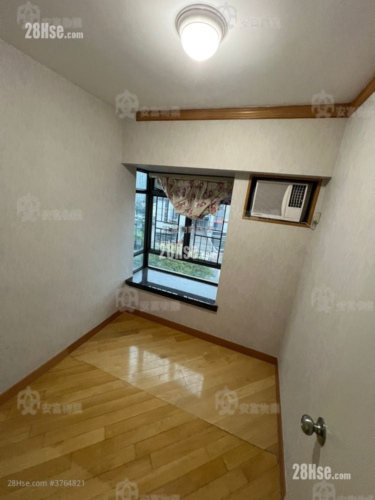 Lagoon Court Rental 3 Bedrooms , 1 Bathroom 598 ft²