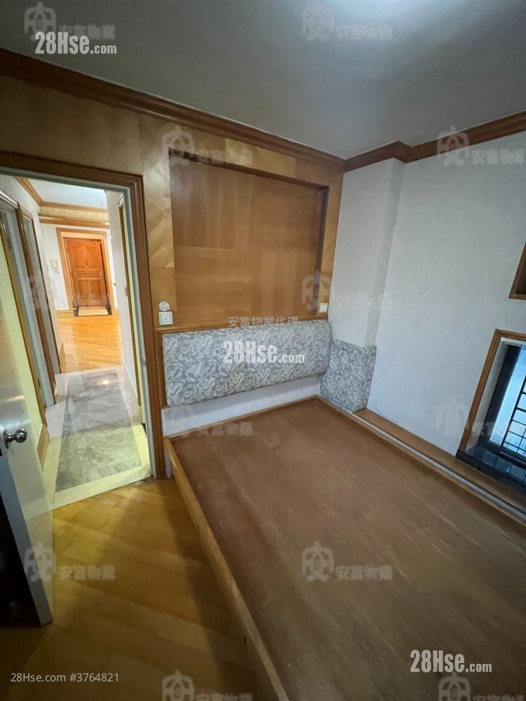 Lagoon Court Rental 3 Bedrooms , 1 Bathroom 598 ft²