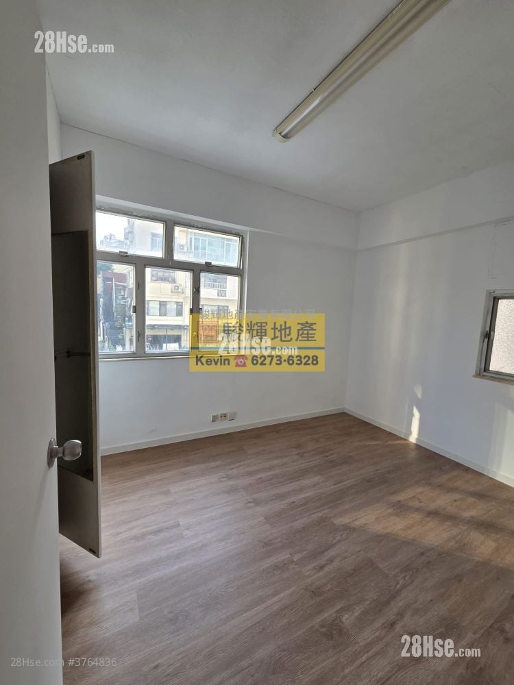 Bright Court Sell 3 Bedrooms 631 ft²