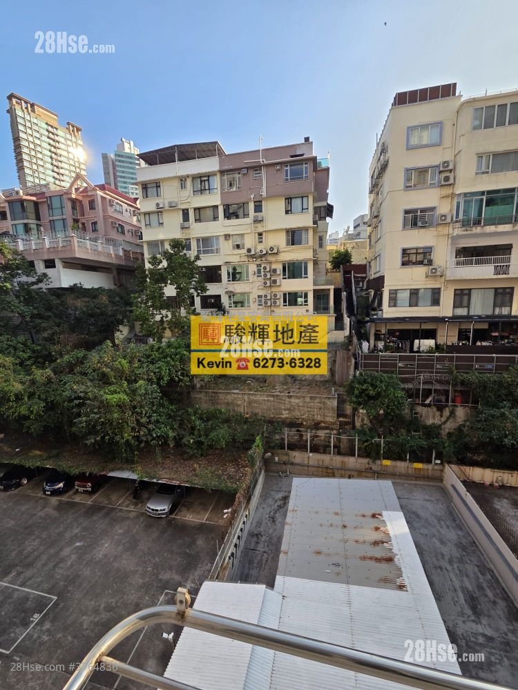 Bright Court Sell 3 Bedrooms 631 ft²