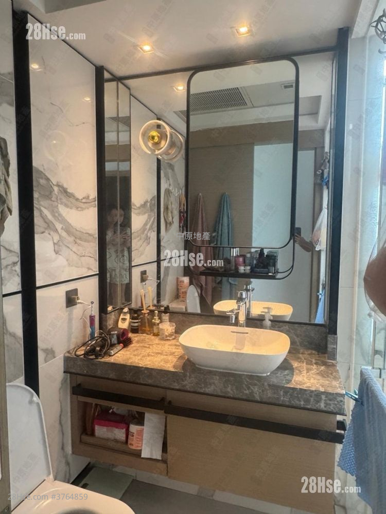 St Martin Sell 3 Bedrooms 628 ft²