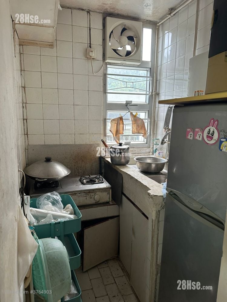 翠林邨 售盘 2 房 381 平方尺